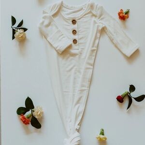 tiny and treasured 0-3 month bamboo knotted gown